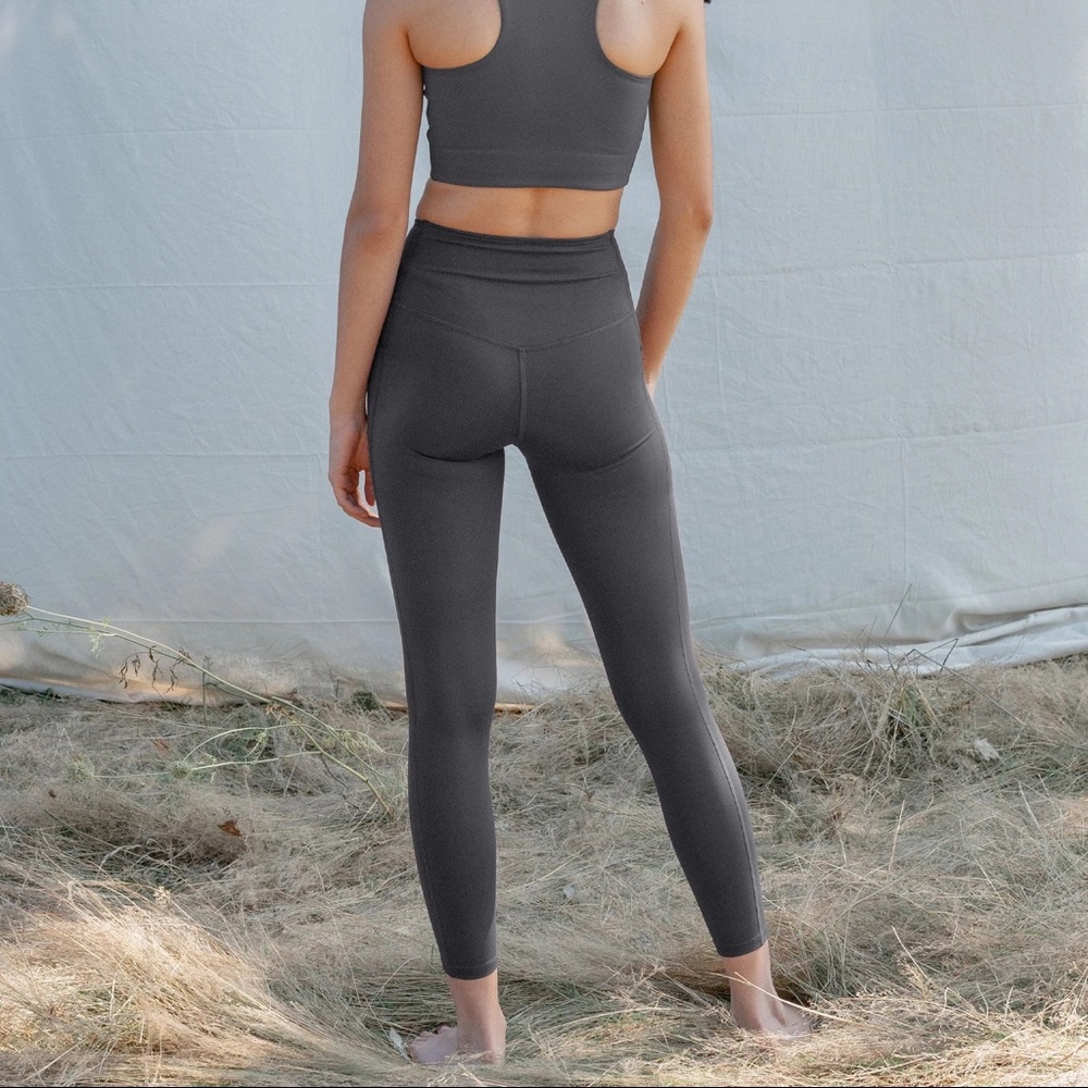 GIRLFRIEND COLLECTIVE LEGGINGS (MOON)